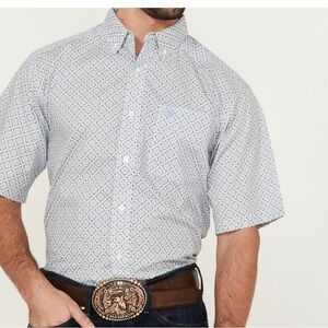 ARIAT MEN'S JETT MINI MEDALLION PRINT SHORT SLEEVE BUTTON-DOWN WESTERN SHIRT